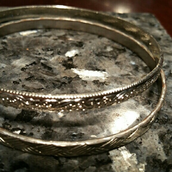 2 Silver tone bangles - Picture 1 of 2